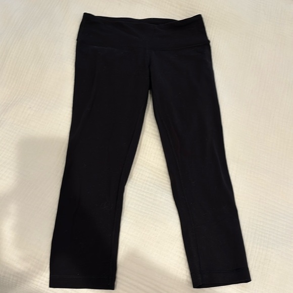 Lululemon Cropped Leggings Size 6 - Picture 1 of 4